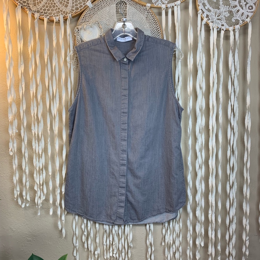 Everlane Sleeveless Gray Button Down Top size M
